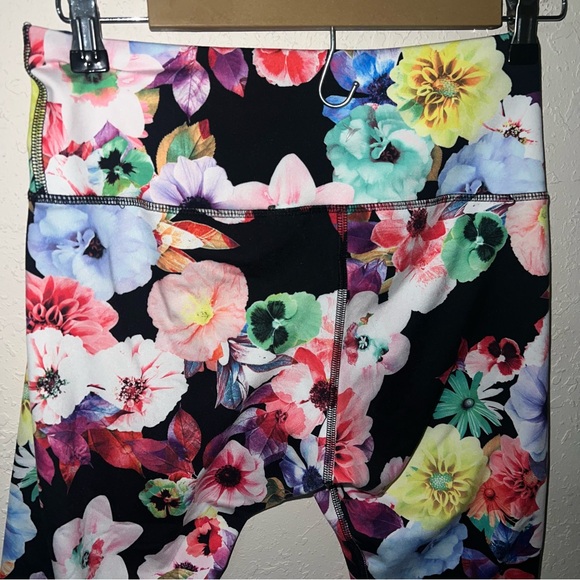 Old Navy Floral High-Rise Mesh-Hem
Compression Crop Leggings Size Large Petite - Picture 7 of 8